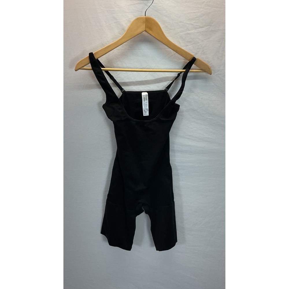 Assests by Spanx Woman's Shapewear Mid-thigh Bodysuit Black Size XL Open Bust